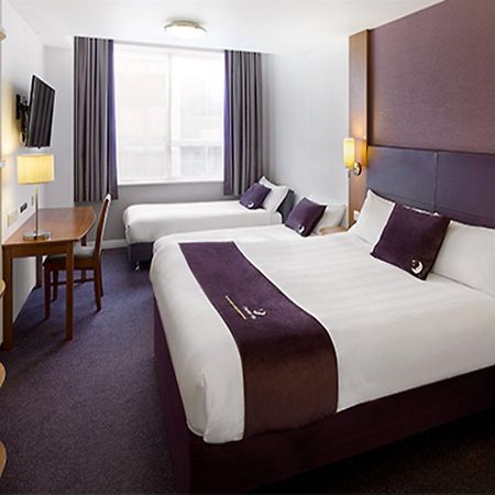 Premier Inn Liverpool John Lennon Airport Speke Exterior foto