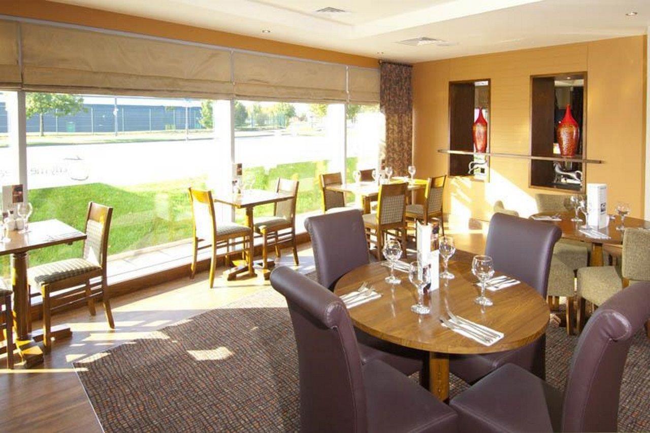 Premier Inn Liverpool John Lennon Airport Speke Exterior foto