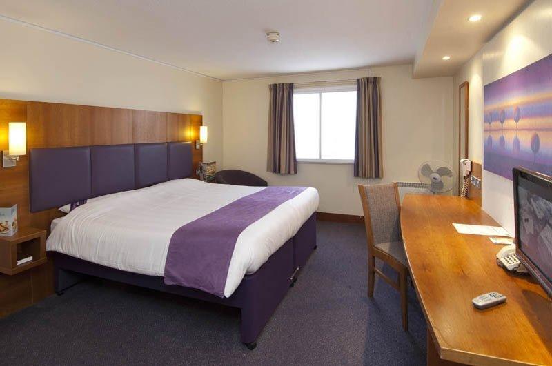 Premier Inn Liverpool John Lennon Airport Speke Exterior foto